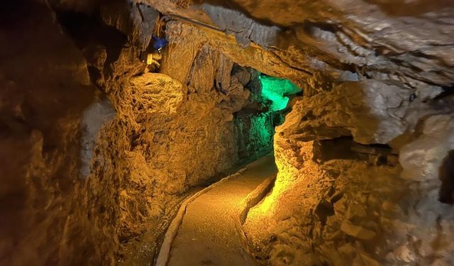Düzce'nin gizli cenneti: Fakıllı Mağarası'nın büyüleyici iç dünyası