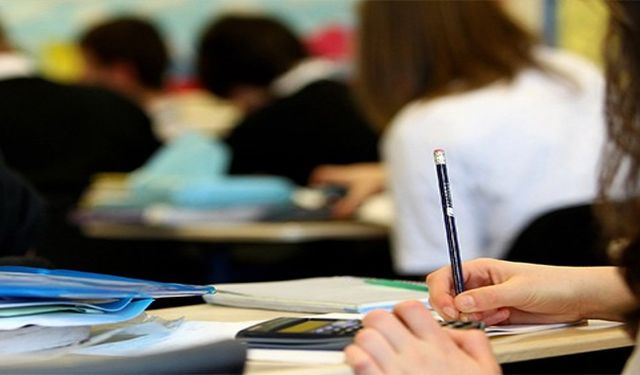 Türkiye'de Eğitim Sistemi Çalkantısında: Açık Lise Geçişlerine Yeni Kısıtlamalar Geliyor.