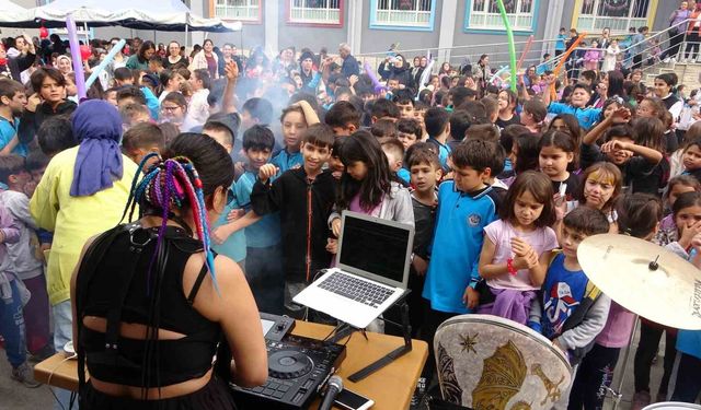 Denizli'deki İlkokul Seçimlerinde DJ Eğlencesi Vaadi Rekor Kırdı.