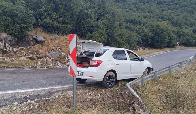 Kahramanmaraş'ta feci kaza: Araçtaki 2 kişi hastanelik oldu