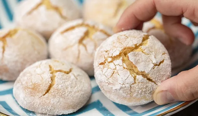 Herkesi etkisi altına alan lezzet: Limonlu çatlak kurabiye sırrı!