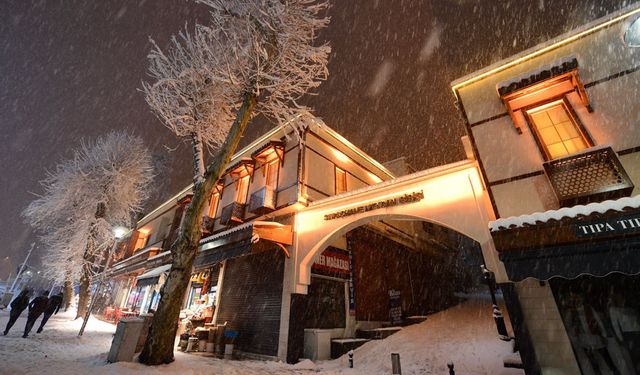 Kahramanmaraş'a beklenen kar yağışı sonunda geliyor! Kahramanmaraş'ta kar sevinci!
