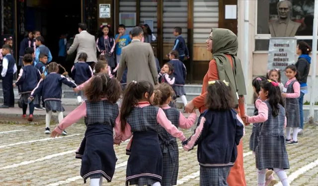 15 tatil ne zaman başlayacak, yaz tatili ne zaman? 2025 tatil takvimi açıklandı