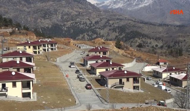 Kahramanmaraş Onikişubat ilçesi Avcılar Mahallesi'nde afet konutları tamamlandı