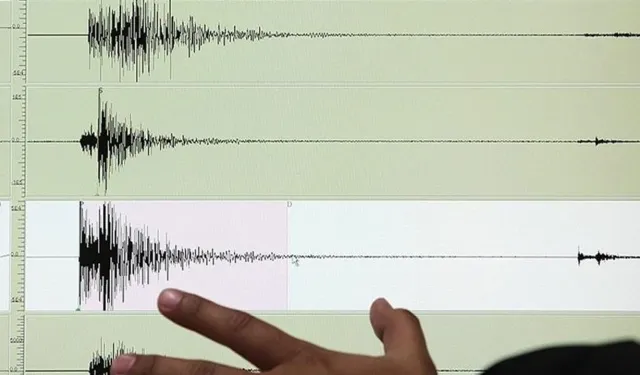 Marmara Denizi'nde deprem: İstanbul sallandı!