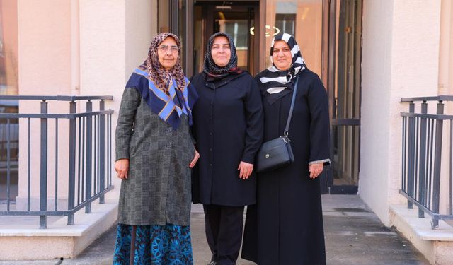 Deprem konutlarını gezenler: "Çok güzel dört dörtlük, hoşumuza gitti"