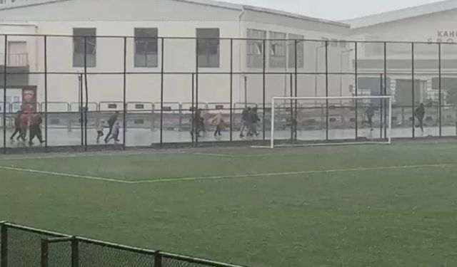 Kahramanmaraşspor maçında panik anları! Koşarak ayrıldılar...