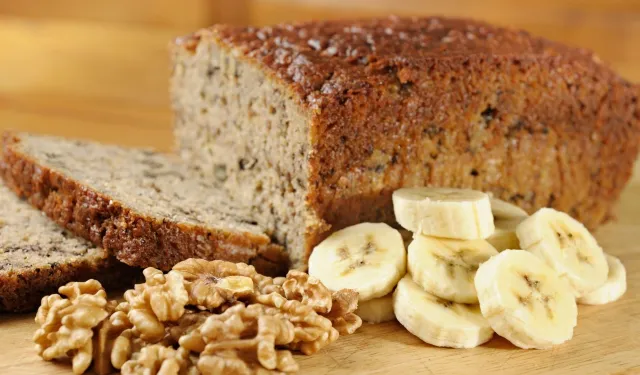 Sosyal Medyayı Sallayan Lezzet: Muzlu Kek (Banana Bread) Tarifi
