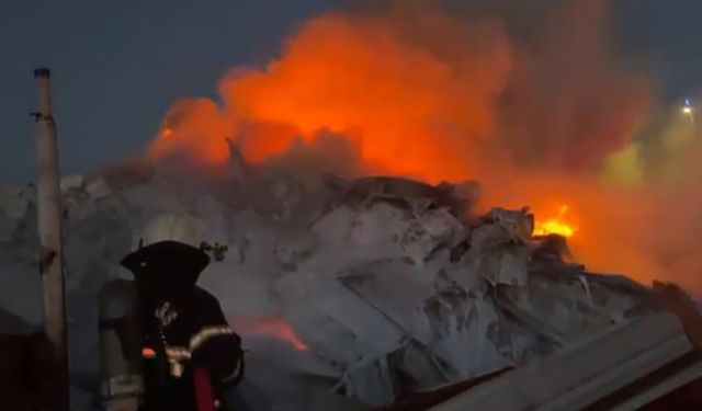 Kahramanmaraş'ta Geri Dönüşüm Tesisinde Korkutan Yangın!