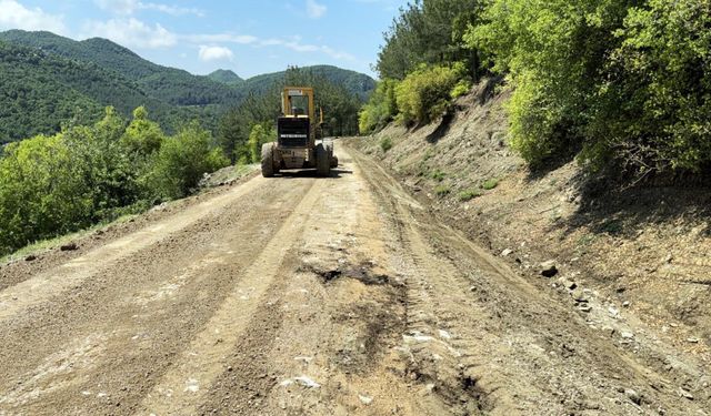 Andırın kırsalında yol yapım ve iyileştirme çalışmaları devam ediyor