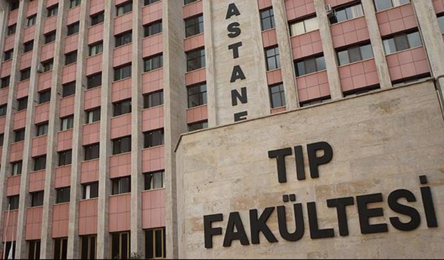 Sosyal medya fenomeni Mekselina'nın tıp fakültesi iddiası gündem oldu