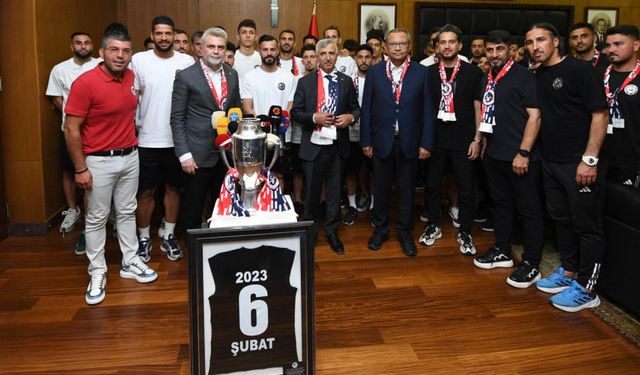 İstiklalspor’un şampiyonluğu şehirde coşkuyla karşılandı