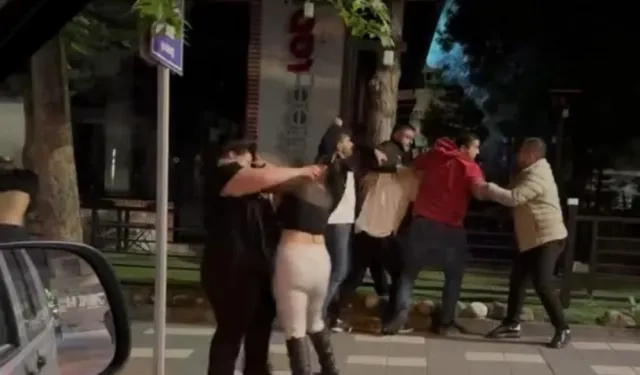 Kız ve erkeklerin karıştığı kavga: Yumruklar havada uçuştu!