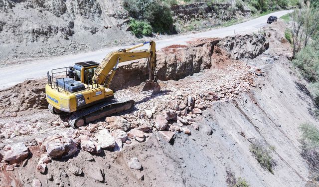 Büyükşehir Belediyesi’nden Nurhak’ta önemli ulaşım çalışması