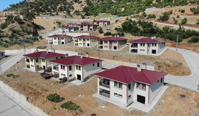 Onikişubat Avcılar Mahallesi’nde depremzedeler yeni köy konutlarına taşındı