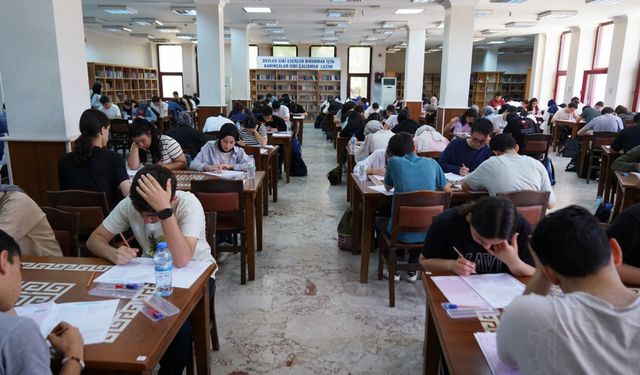Kahramanmaraş Büyükşehir Belediyesi’nden 11 ilçede eş zamanlı YKS deneme sınavı