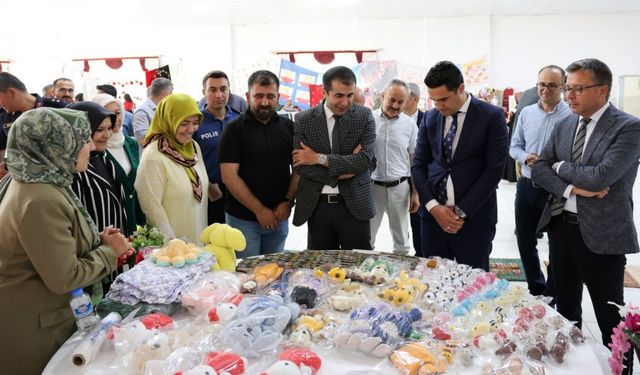 Kahramanmaraş'ın ilçelerinde kursiyerlerin el emeği sergilendi