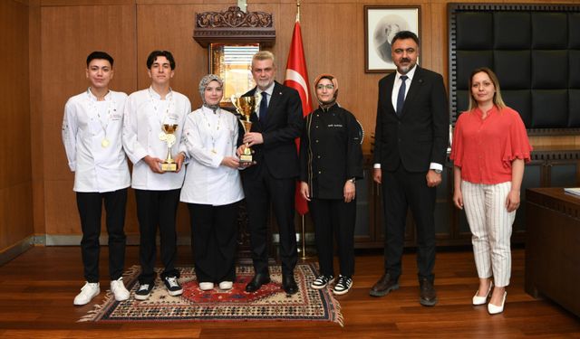 MADO Akdeniz Lisesi öğrencileri MEB Gastronomi Yarışması’nda birinci oldu