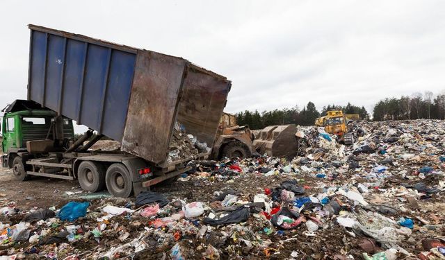 Plastik Kirliliğine Son Ver, Yaşamı Koru!