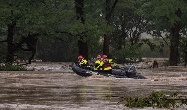 ABD Sular Altında: Sel Felaketinde 13 Ölü, Kayıp Çocuklar Endişe Yaratıyor