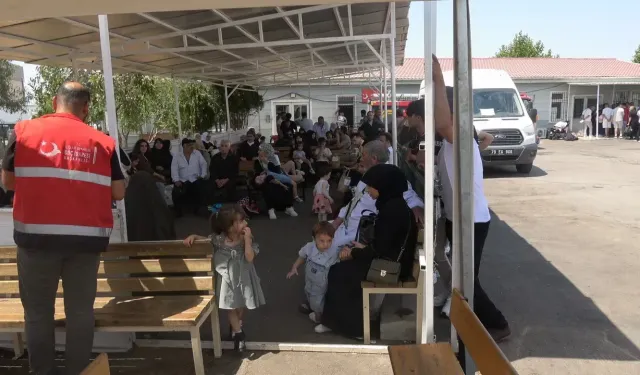 Suriyeliler sınır kapısına akın etti!