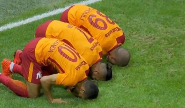 FIFA'dan gol sevincine yeni kurallar! Futbolcu secde ederse yaptırım geliyor
