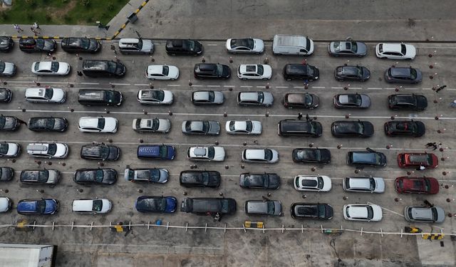 Gurbetçilerden Hüzünlü Veda: 1,3 Milyon Kişi Memleketten Ayrıldı