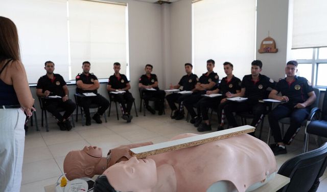 Büyükşehir’in Cesur İtfaiyecilerine Hayati İlk Yardım Eğitimi