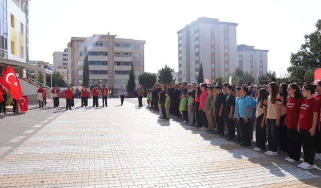 İlk zil çaldı: Kahramanmaraş'ta 291 bin öğrenci ders başı yaptı