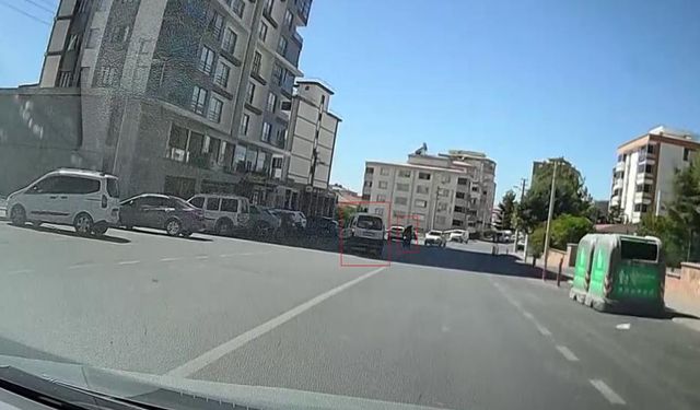 Kahramanmaraş’ta motosiklet ve araç çarpıştı: Olay anı kamerada
