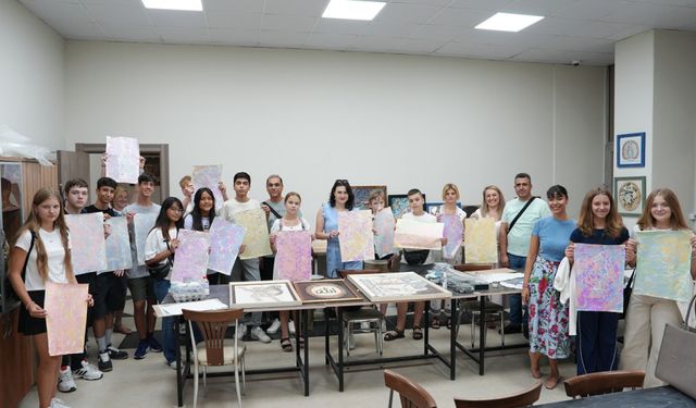 Erasmus Öğrencileri KAMEK’te Geleneksel Sanatlarla Tanıştı