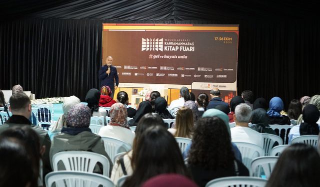 Tarık Tufan, Kahramanmaraş Kitap Fuarı’nda Yoğun İlgi Gördü