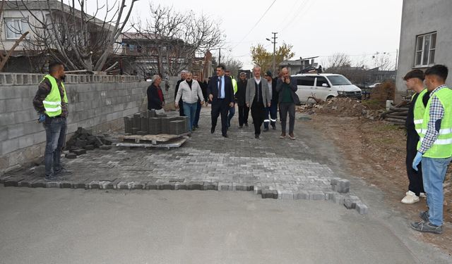 Daha modern bir Türkoğlu için: Kılılı sokaklarında parke taşı mesaisi