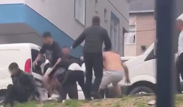 Başakşehir’de aile kavgası büyüdü: Sokak ortasında sopalı ve bıçaklı arbede