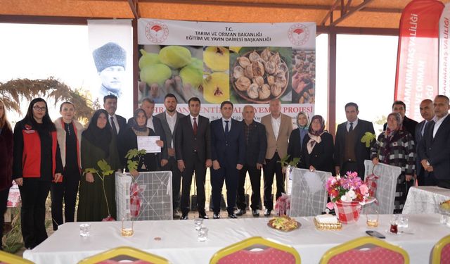 Kahramanmaraş’ta Abbas inciri fidanı ve kurutma kereveti dağıtıldı