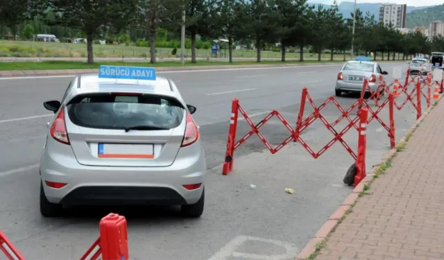Ehliyet alacaklar dikkat... Direksiyon sınavlarında kritik değişiklik!
