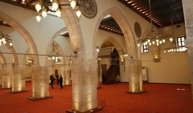 Kahramanmaraş Ulu Cami İbadete Açıldı: Bakan Ersoy Restorasyon Müjdesini Verdi