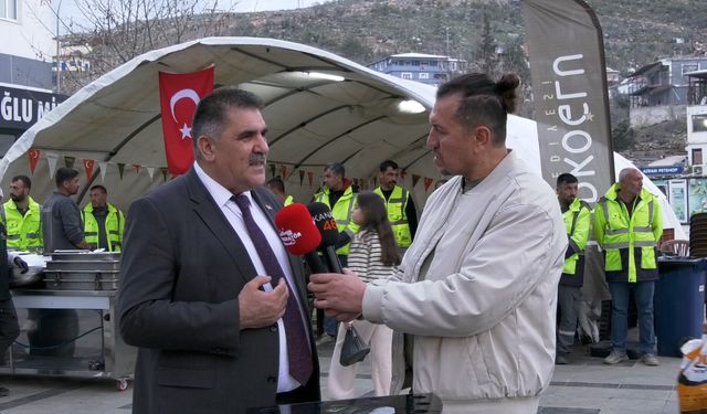 Türkoğlu Belediyesi borçları bitirdi, iftar sofrasına bereket getirdi