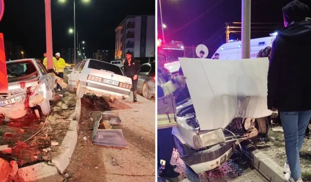 Kahramanmaraş'ta feci kaza: Otomobil Elektrik Direğini Biçti!