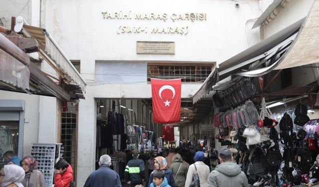 Bayram Arifesinde Kapalı Çarşı’da Yoğunluk: Kahramanmaraş’ta Hem Umut Hem Hüzün Hakim