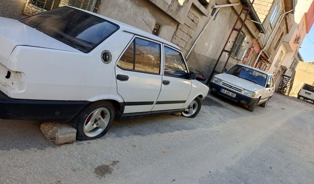 Kahramanmaraş'ta gece yarısı lastik vandalizmi: 2 aracın lastiklerini kesti