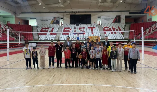 Elbistan'da 23 Nisan Coşkusu Potalara Taşındı: Egemenlik Kupası Sahiplerini Buldu!