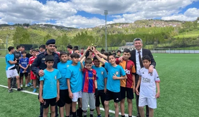 Andırın’da Futbol Heyecanı: Geleneksel Turnuvada Kupa Sahibini Buldu