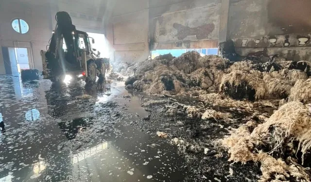 Kahramanmaraş'ta tekstil fabrikası alev alev yandı!