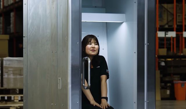 Japonya'da Aşırı Sıcaklar İçin İnsan Buzdolabı Geliştirildi