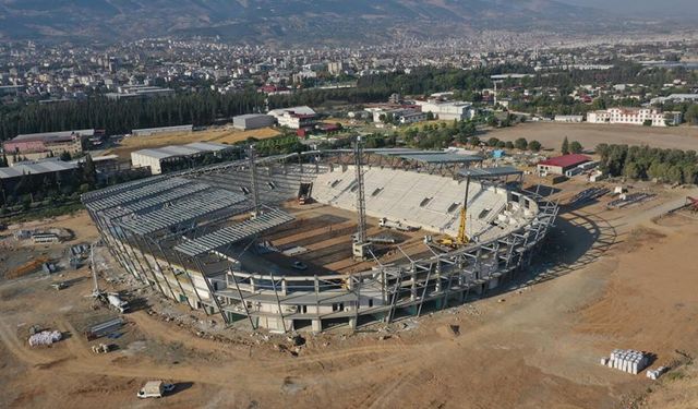 Kahramanmaraş'ın yeni stadyumu adım adım yükseliyor... Son hali havadan görüntülendi