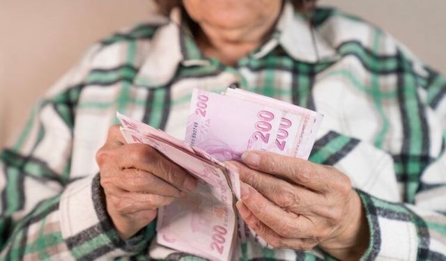 Tüm emeklilerin merakla beklediği karar bugün verilecek