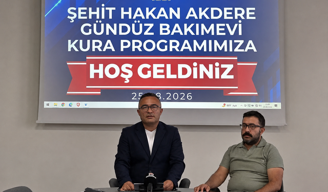 Onikişubat Belediyesi’nin 45 farklı mahalleden başvuru alan Gündüz Bakımevi’nde yeni dönemin kuraları çekildi