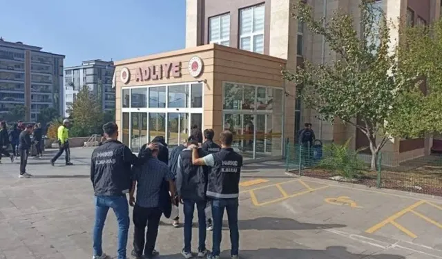 Kahramanmaraş'ta aranan 2 firari yakalandı: 13'er yıl hapis cezaları vardı