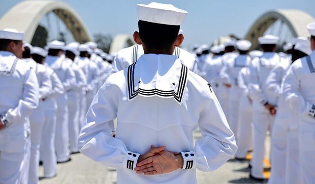 USS Abraham Lincoln denizcileri intihar girişiminde bulundu
